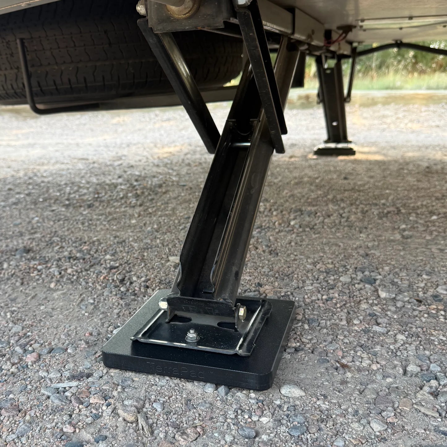 RV Stabilizer Jack Pad Kit – Engineered Polymer- Stainless Steel, 4-Pack (Large)